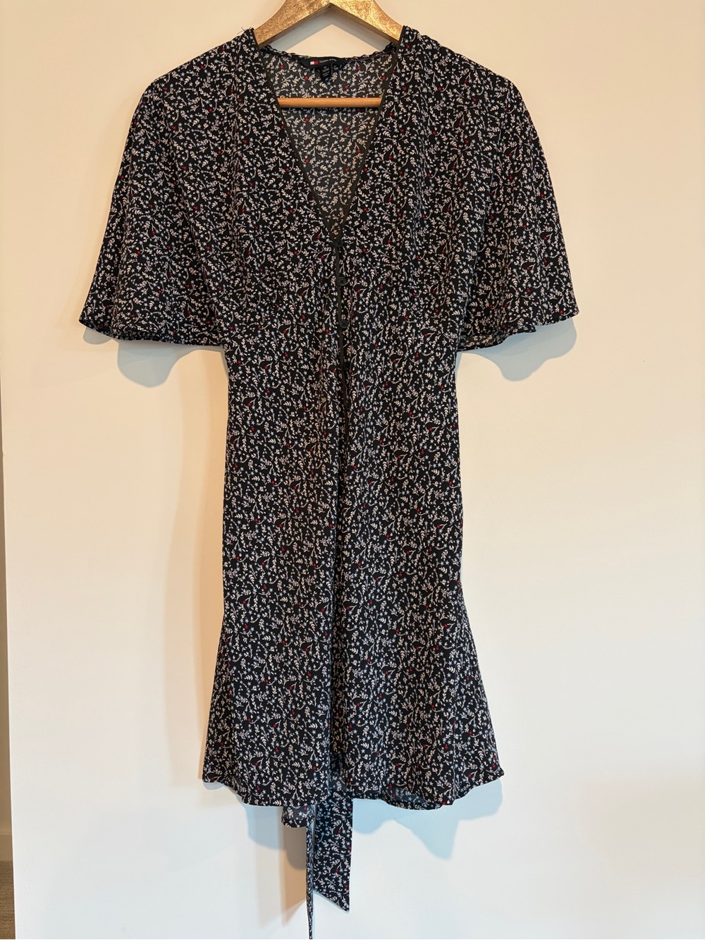 Tommy Jeans XL Black Star Vine V-Neck Button Up Flutter Sleeve Romper Playsuit